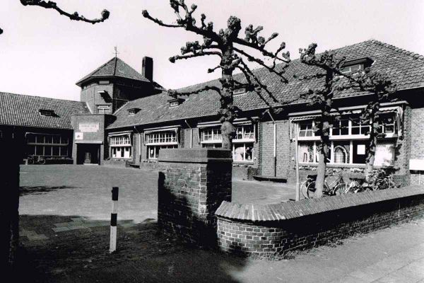 foto-jan-buwalda-school-kerkstraat-1994-12008BEB3FE4-349F-5DA1-F48B-DD7D3A927E09.jpg