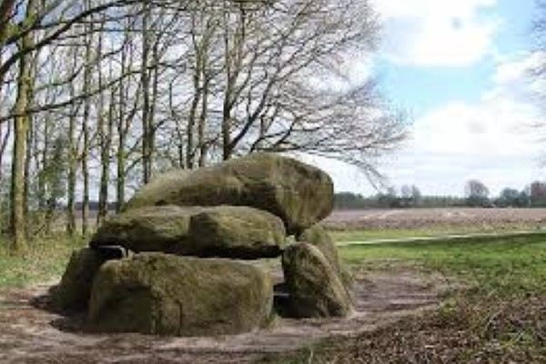Programma Open Monumentendag 2013: Fietstocht hunebed Noordlaren